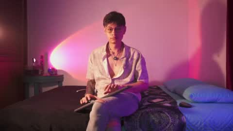 Helio online show from 03-08-26, 02:04