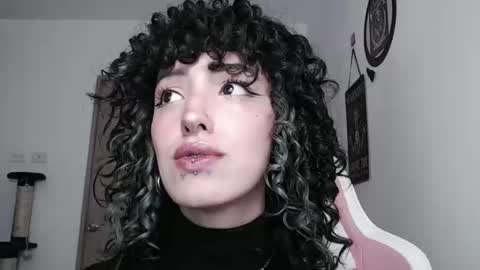 Snapshot of hell_666_xxx chatting on 01-04-25, 08:27 cher online show from 01-04-25, 08:27
