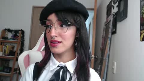 Snapshot of hell_666_xxx chatting on 01-15-25, 08:37 cher online show from 01-15-25, 08:37
