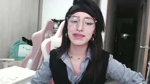 Snapshot of hell_666_xxx chatting on 01-17-25, 12:42 cher online show from 01-17-25, 12:42