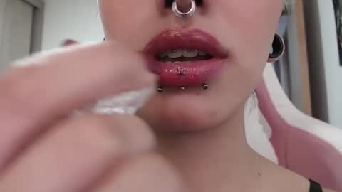 Snapshot of hell_666_xxx chatting on 01-19-25, 10:17 cher online show from 01-19-25, 10:17