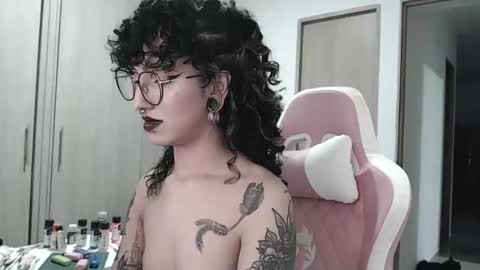 Snapshot of hell_666_xxx chatting on 02-08-25, 11:02 cher online show from 02-08-25, 11:02
