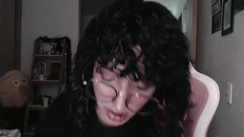 Snapshot of hell_666_xxx chatting on 02-16-25, 01:25 cher online show from 02-16-25, 01:25