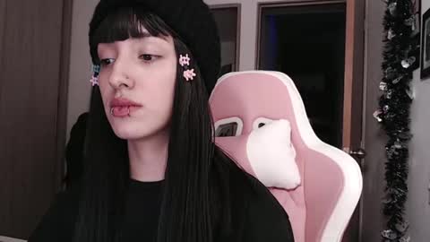 Snapshot of hell_666_xxx chatting on 02-24-25, 12:09 cher online show from 02-24-25, 12:09