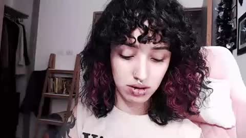 Snapshot of hell_666_xxx chatting on 03-01-25, 05:31 cher online show from 03-01-25, 05:31