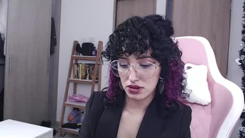 Snapshot of hell_666_xxx chatting on 03-07-25, 10:32 cher online show from 03-07-25, 10:32