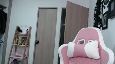 Snapshot of hell_666_xxx chatting on 03-11-25, 12:22 cher online show from 03-11-25, 12:22