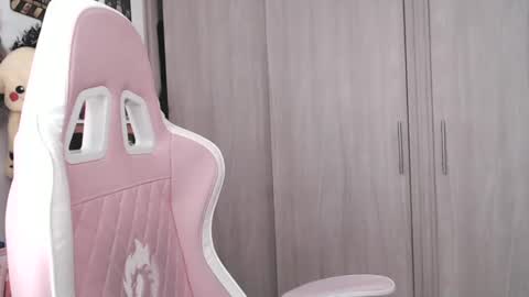 Snapshot of hell_666_xxx chatting on 09-14-25, 04:00 cher online show from 09-14-25, 04:00