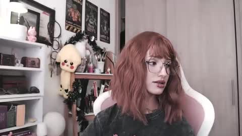 Snapshot of hell_666_xxx chatting on 09-18-25, 12:45 cher online show from 09-18-25, 12:45