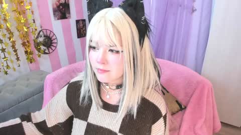 Snapshot of hell_fairy chatting on 01-16-25, 03:34 Laura online show from 01-16-25, 03:34
