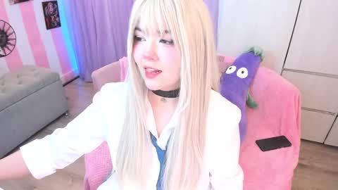 Snapshot of hell_fairy chatting on 10-03-25, 02:30 Laura online show from 10-03-25, 02:30