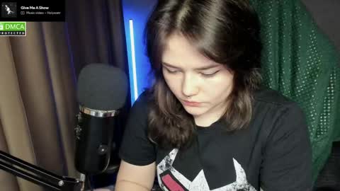 Red online show from 05-28-26, 06:38