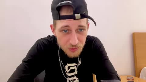 hellacozy online show from 04-11-26, 03:00