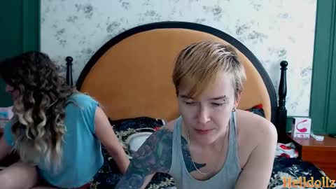 Snapshot of helldollz chatting on 10-22-25, 08:47 HellDollz online show from 10-22-25, 08:47