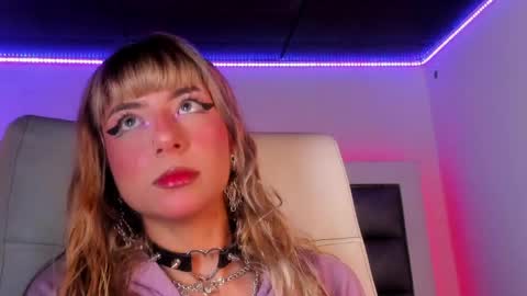 Snapshot of hellen__smith_ chatting on 05-10-26, 12:32 hellen__smith_ online show from 05-10-26, 12:32