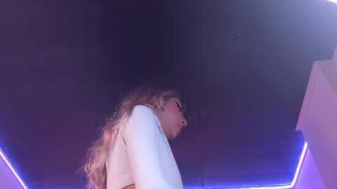 hellen__smith_ online show from 06-26-26, 07:40