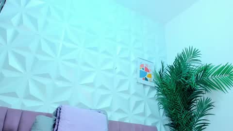 hellen     online show from 01-17-25, 01:15