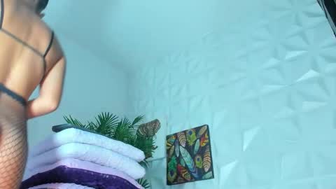 hellen     online show from 10-25-25, 07:08