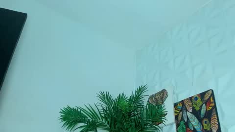 hellen     online show from 11-18-25, 05:17