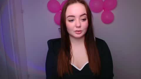 Snapshot of hellen_way chatting on 02-18-25, 01:33 Hellen online show from 02-18-25, 01:33