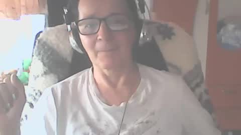 Snapshot of hellenmarie chatting on 02-01-26, 11:20 hellenmarie online show from 02-01-26, 11:20