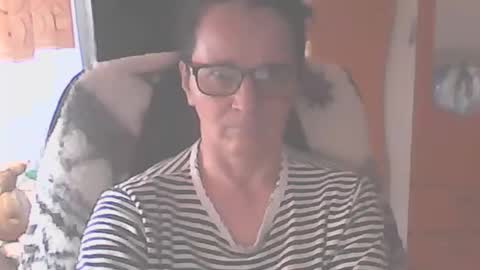 Snapshot of hellenmarie chatting on 02-16-26, 11:17 hellenmarie online show from 02-16-26, 11:17