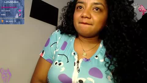 Snapshot of hello_candy chatting on 12-19-24, 06:01 Candy online show from 12-19-24, 06:01