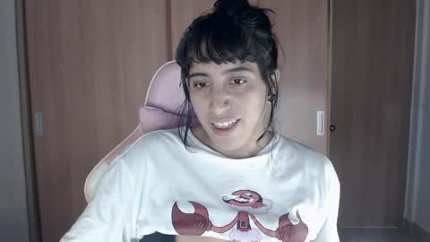 Snapshot of hello_demonkitty chatting on 05-11-26, 09:45 SIMONA online show from 05-11-26, 09:45