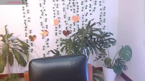 hellokitty_valery1 online show from 04-22-26, 01:30