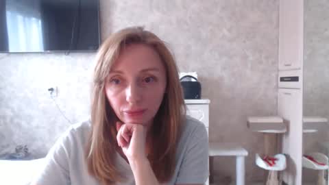 Snapshot of hellokittykaty chatting on 04-29-26, 06:28 Victory online show from 04-29-26, 06:28