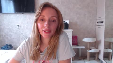 Snapshot of hellokittykaty chatting on 05-14-26, 06:31 Victory online show from 05-14-26, 06:31