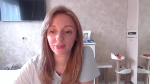 Snapshot of hellokittykaty chatting on 05-22-26, 06:42 Victory online show from 05-22-26, 06:42