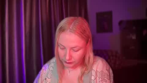 Snapshot of hellyriddle chatting on 12-20-25, 07:15 DeleteyourSadness online show from 12-20-25, 07:15