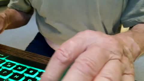 Helvell online show from 07-28-26, 06:20