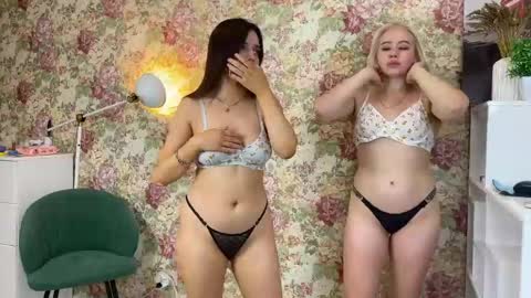 Snapshot of hemiplekta chatting on 06-08-26, 01:50 Hemiplekta online show from 06-08-26, 01:50
