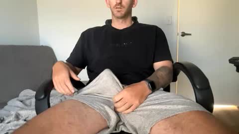 Snapshot of hendo92 chatting on 09-26-25, 12:14 Hendo online show from 09-26-25, 12:14