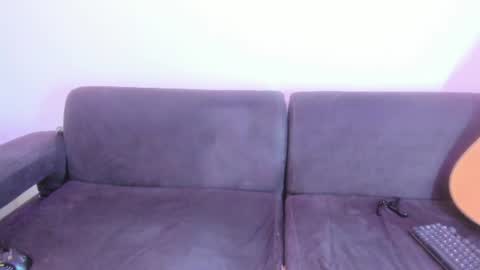 Snapshot of henrik_senn chatting on 06-12-26, 09:35 henrik_senn online show from 06-12-26, 09:35