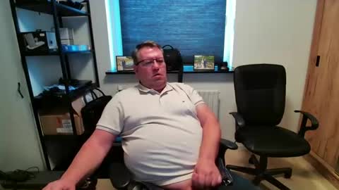 henrikrp1971 online show from 04-19-26, 03:33