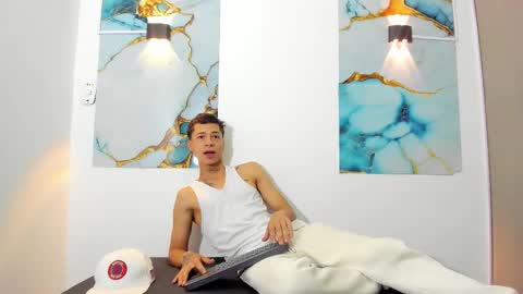 Henry online show from 03-15-26, 01:06