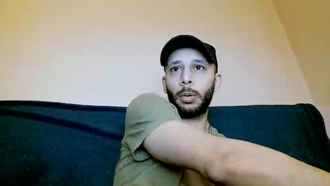 Snapshot of henryaxe chatting on 02-25-25, 12:14 HenryAxe online show from 02-25-25, 12:14