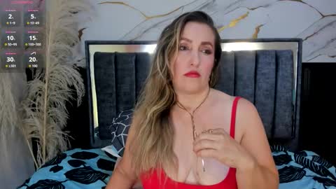 Snapshot of hera_godess chatting on 09-28-25, 09:20 Hera godes online show from 09-28-25, 09:20