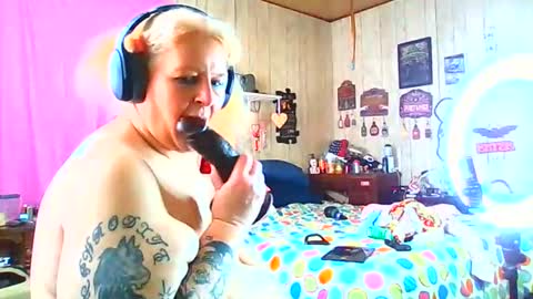 Snapshot of herculesnvenus chatting on 02-09-26, 05:17 venus online show from 02-09-26, 05:17