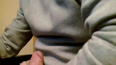 Snapshot of heretost chatting on 02-02-26, 12:42 mr D online show from 02-02-26, 12:42