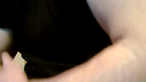 Snapshot of heretost chatting on 04-21-26, 09:48 mr D online show from 04-21-26, 09:48