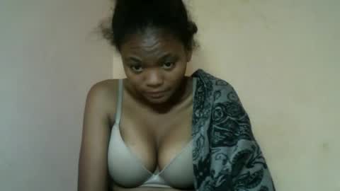 Snapshot of herisse01 chatting on 05-16-26, 12:29 herisse01 online show from 05-16-26, 12:29