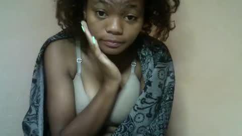 Snapshot of herisse01 chatting on 05-18-26, 10:48 herisse01 online show from 05-18-26, 10:48
