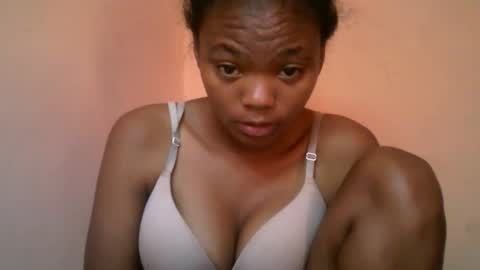 Snapshot of herisse01 chatting on 05-20-26, 06:08 herisse01 online show from 05-20-26, 06:08