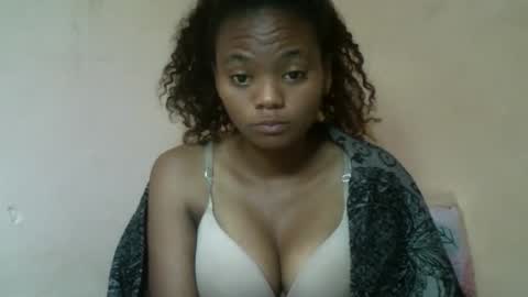 Snapshot of herisse01 chatting on 05-22-26, 10:04 herisse01 online show from 05-22-26, 10:04