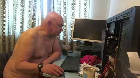 mature online show from 01-11-25, 09:36