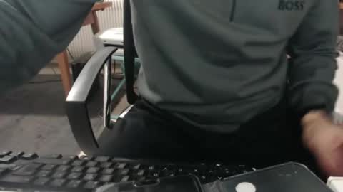 Snapshot of hero0111 chatting on 12-14-24, 05:58 hero0111 online show from 12-14-24, 05:58